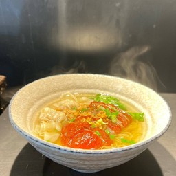 บะหมี่หยกเกี๊ยวเป็ดน้ำ