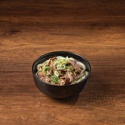 โซบะร้อนหน้าเนื้อสไลซ์