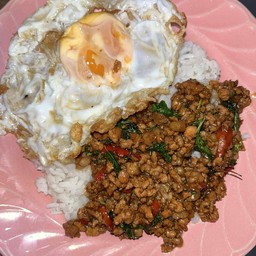กระเพราหมูสับ+ไข่ดาว