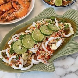 ปลาหมึกนึ่งมะนาว