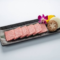 เนื้อสันคอโอมิวากิวพิเศษอย่างดี