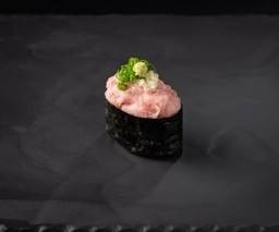 ซูชิกุนกันปลาทูน่าส่วนท้องสับ