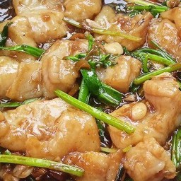 ปลาดอรี่ผัดขึ้นฉ่าย