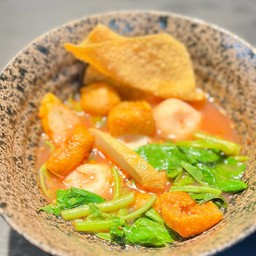 เล็กโฟยำลูกชิ้นปลา