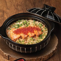 ข้าวอบปลาแซลมอนสไตล์ญี่ปุ่น