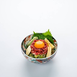 วากิวยุกเกะ (ยำเนื้อวากิวดิบ)