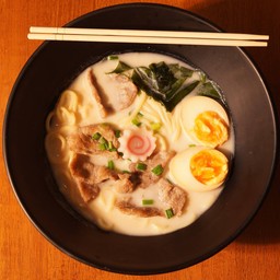 ทงคัตซึราเมง