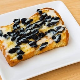 แผ่นเนยนมลูกเกด