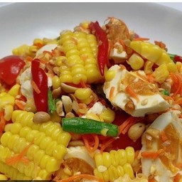 ตำข้าวโพดไข่เค็ม