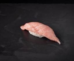 ซูชิปลาทูน่าส่วนท้อง