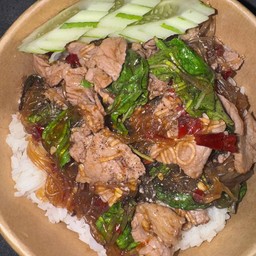 ข้าวกะเพราเนื้อวุ้นเส้น