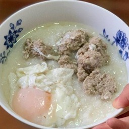 โจ๊กเด็กหมูใส่ไข่ 1 ฟอง