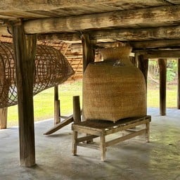 เรือนลาวโซ่ง