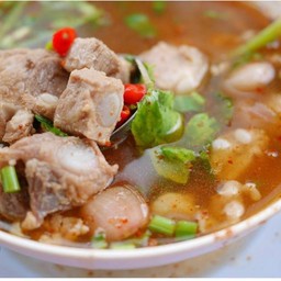 ต้มแซ่บกระดูกหมู