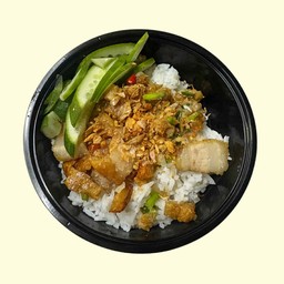 ข้าวหมูกรอบคั่วพริกเกลือ