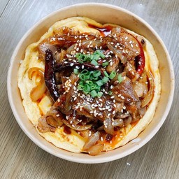 ข้าวไข่ข้นหมูสไลซ์ผัดซอสหม่าล่า