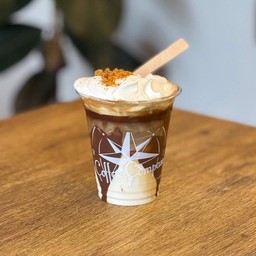 White Choc Einspaner Latte