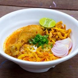 ข้าวซอยลุงนะฟ้าฮ่ามเชียงใหม่ (ณ.ฟ้าฮ่าม) ถนนเจริญราษฎร์