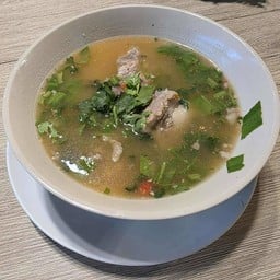 ร้านเด็กเส้น (คุณนายเพ็ญ)