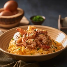 Rice with Thai Scrambled Eggs and Mixed Seafood in Garlic Sauce