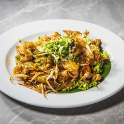 ก๋วยเตี๋ยวคั่วไก่