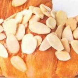 ครัวซองอัลมอนด์  Almond Croissant