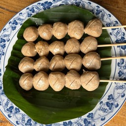 ลูกชิ้นเนื้อปิ้งทำเอง