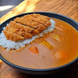 ข้าวแกงกะหรี่เนื้อกิวคัตสึ