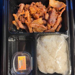 หมูทอดเมืองใหม่ ตลาดเมืองใหม่