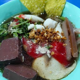 เอกก๋วยเตี๋ยวลูกชิ้นแชมป์