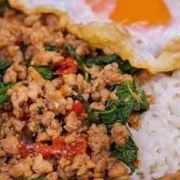 กระเพราหมูสับ