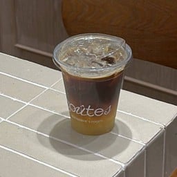 Japanese Yuzu Plum Sparkling  Americano (กาแฟบ๊วยยูซุโซดา)