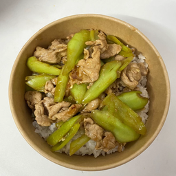 หมูผัดพริกหยวกกอวบๆ