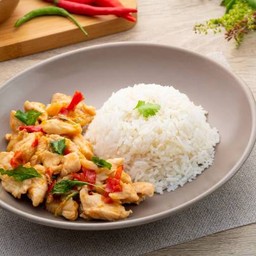 ผัดกะเพราไก่ ราดข้าว