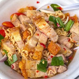 ตำมาม่า หมูกรอบ