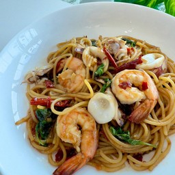 สปาเก็ตตี้ผัดพริกแห้ง ทะเล/รวมมิตร