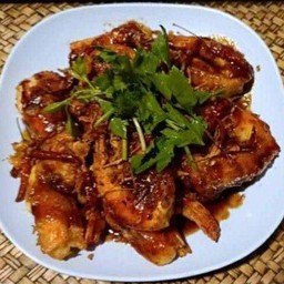 ปลาอินทรีย์ทอดซอสมะขาม