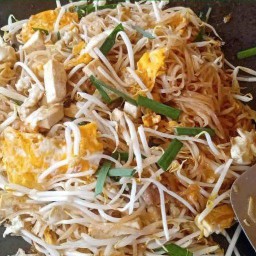 ผัดไทย หอยทอด