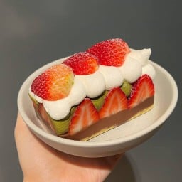 สโนว์สตอเบอรี่พิตาชิโอ้ดาร์กช็อคโกแลต 1 ถ้วย