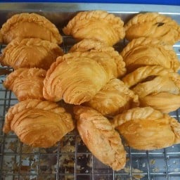 กะหรี่พัฟ By เพชรดา