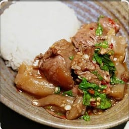 ร้านอาหารตามสั่งครัวคุณย่าแต๋ว