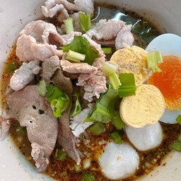 ก๋วยเตี๋ยวหมูต้มยำ