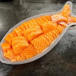 แซลม่อนสดไม่ฟรีซ norway 1 กก พร้อมหัวไชเท้า