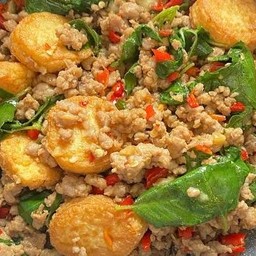 กะเพราเต้าหู้หมูสับ (เป็นกับข้าว)