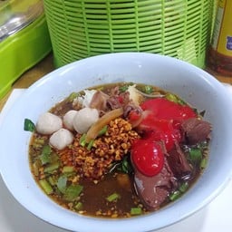 ก๋วยเตี๋ยวหมูน้ำตก อาย ออม อิ้ง