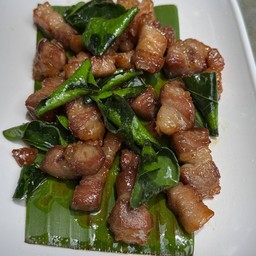 สามชั้นทอดน้ำปลา