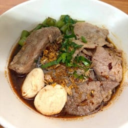 ก๋วยเตี๋ยวเรือน้ำตกหมู