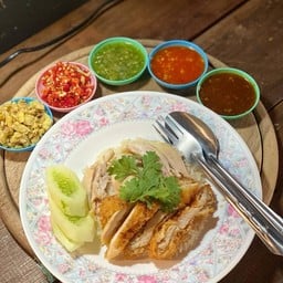 ข้าวมันไก่ผสมต้มทอด