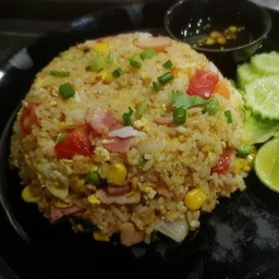 ข้าวผัดสามสหาย