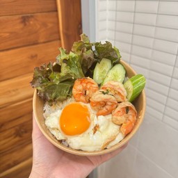 กะเพรากุ้งไข่ดาว